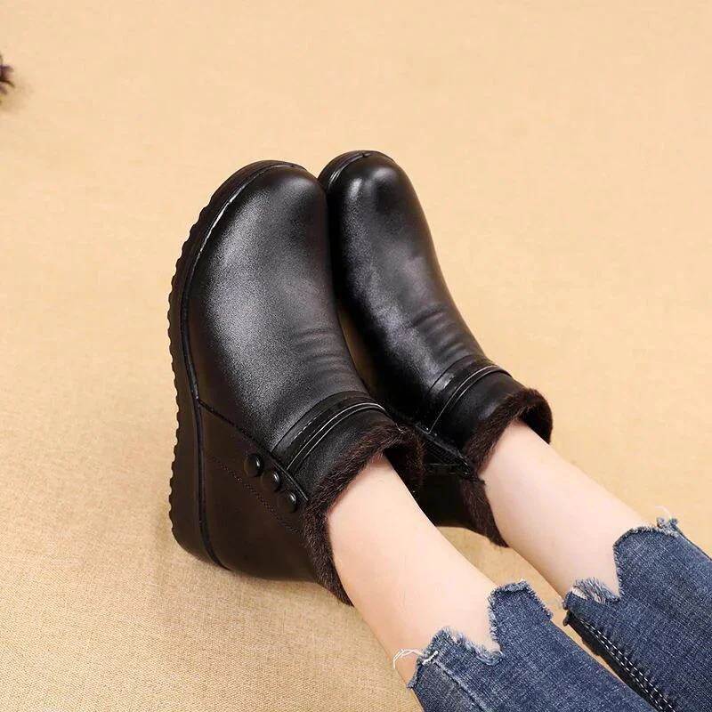2022 New Fashion Winter Women Boots Outdoor Keep Warm Leather Ankle Boots Mom Autumn Plush Wedge Shoes Woman Plus Size Shoes - Image 3