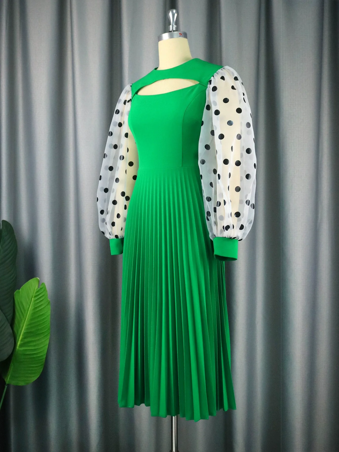 2023 Fashion plus Size Hollow-out Pleated Dress plus Size Pleated Dress Women 4XL - Image 2
