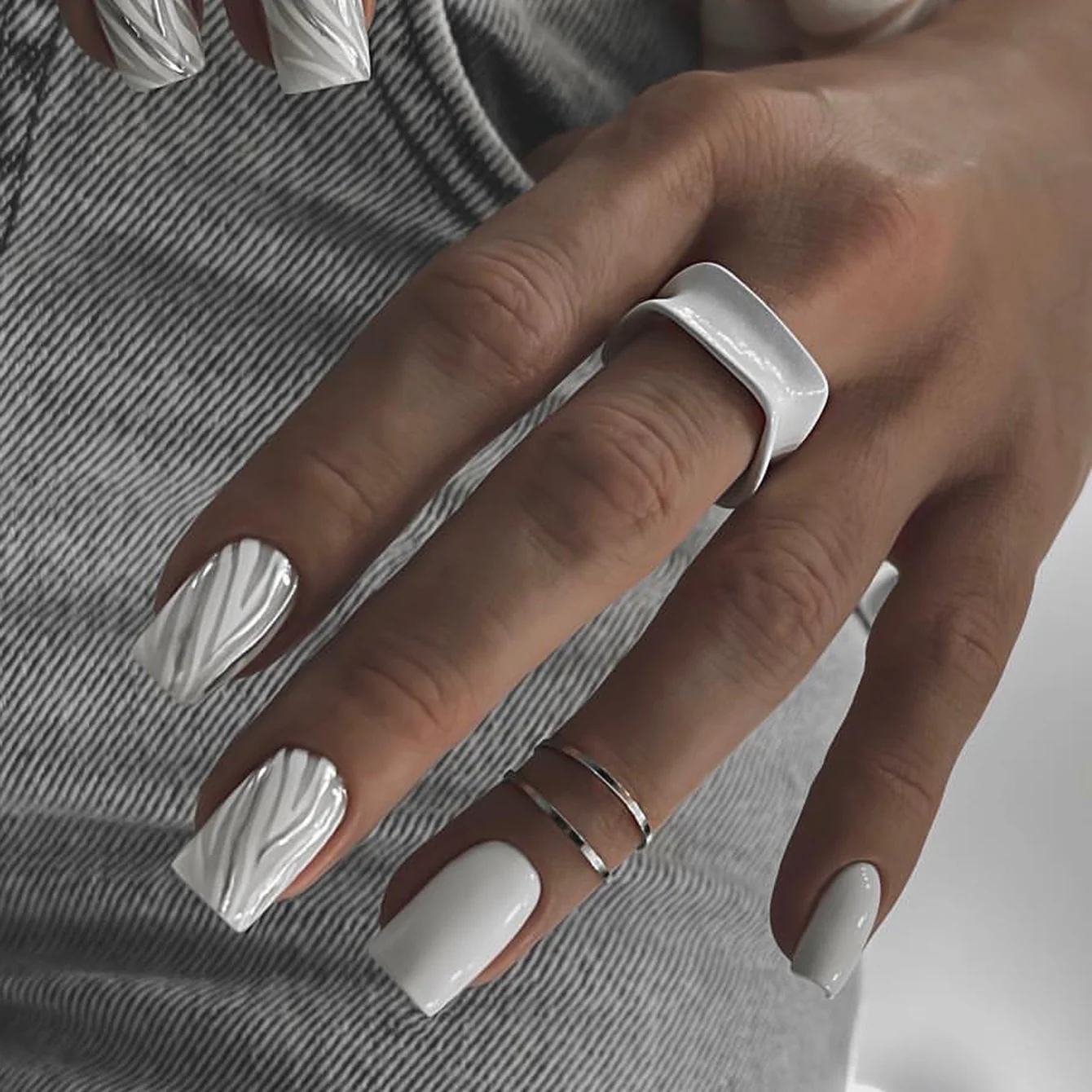 24pcs Short Square False Nails Simple French Fake Nails Press on Nails Full Cover Nail Tips - Image 4