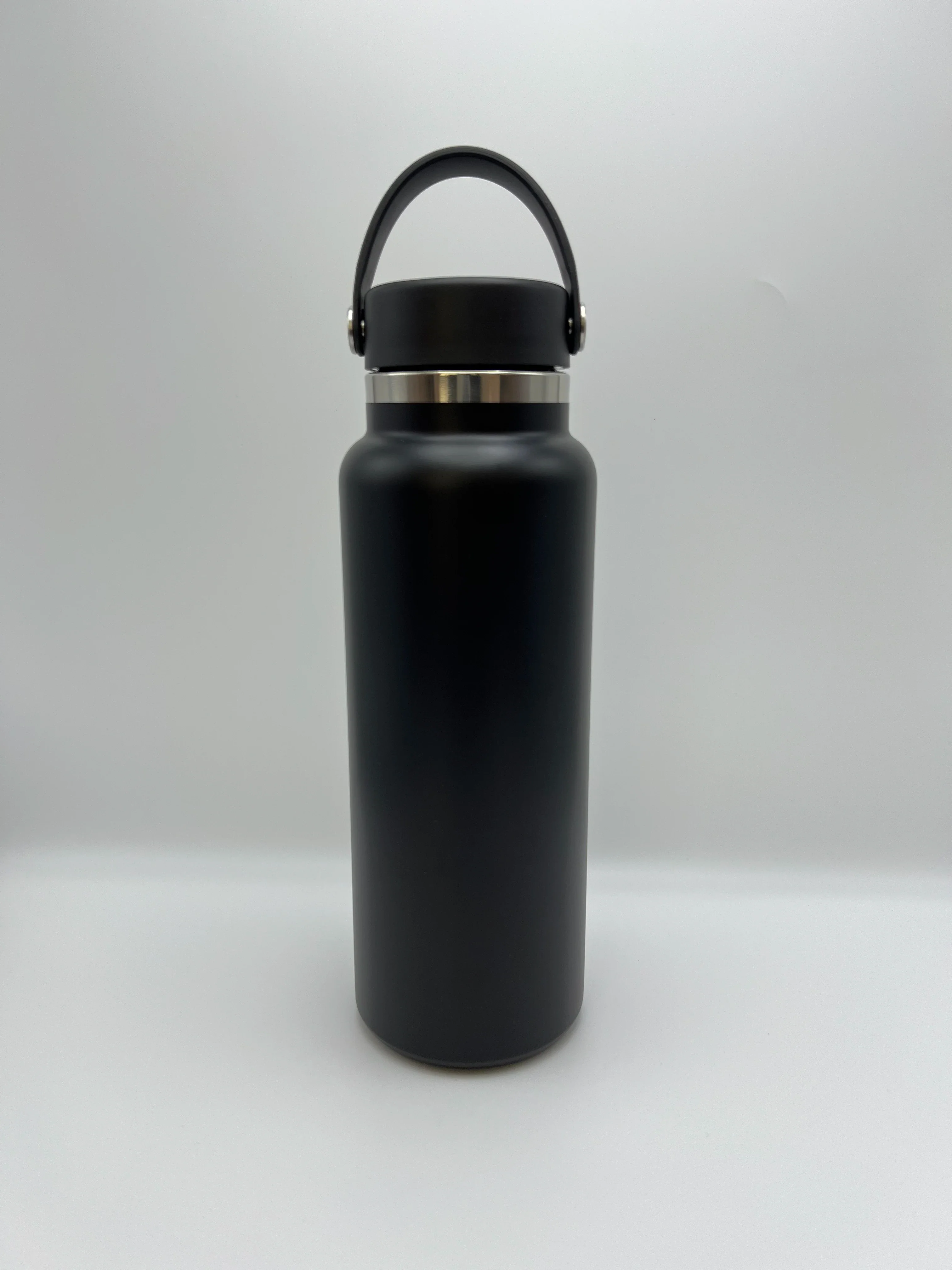 32-ounce stainless steel insulated office water cup, portable with a handle, vacuum-insulated, and leak-proof - Image 3
