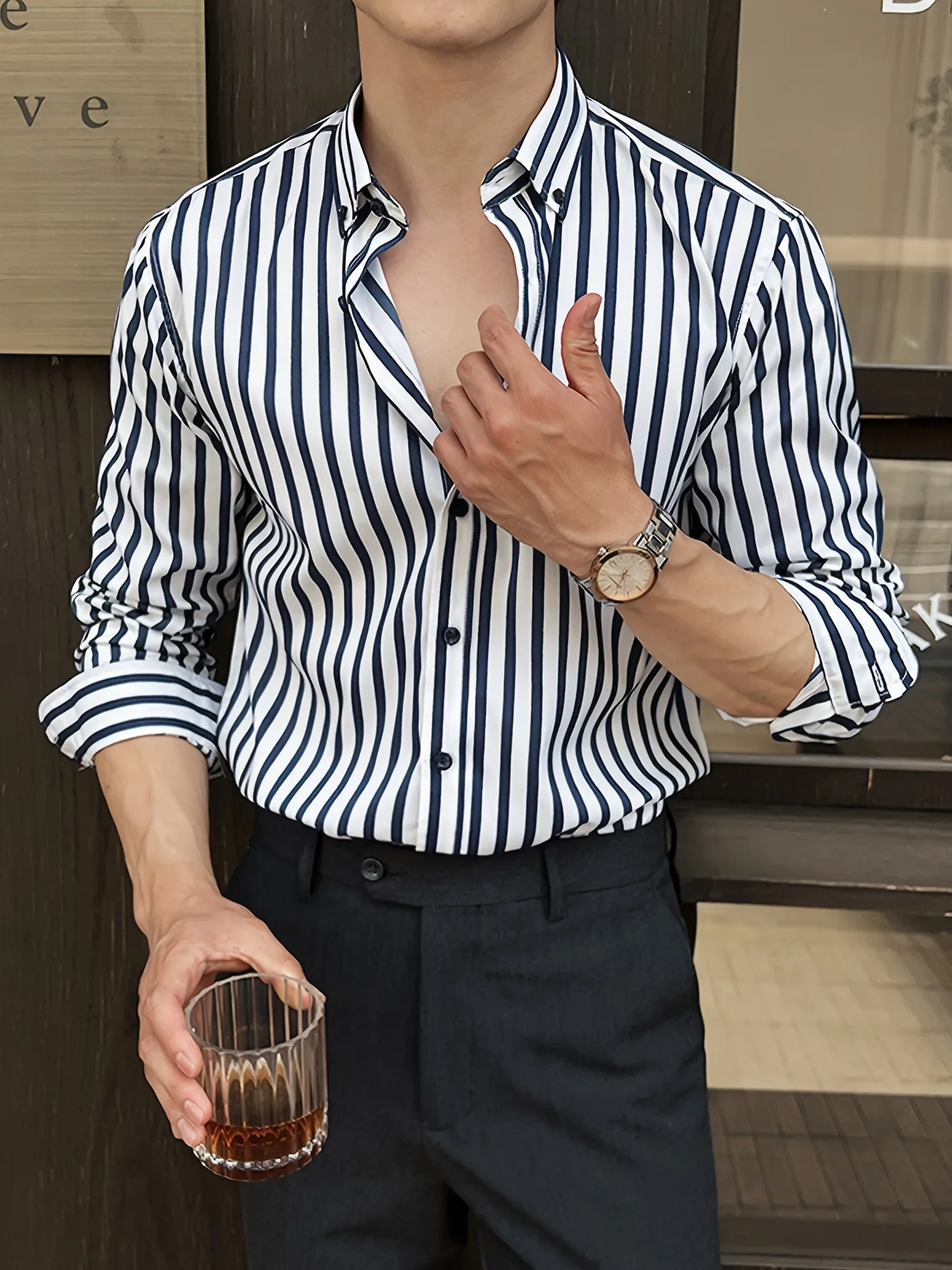 A Classic Regular-Fit Men'S Dress Shirt with Wide Vertical Stripes. - Image 4