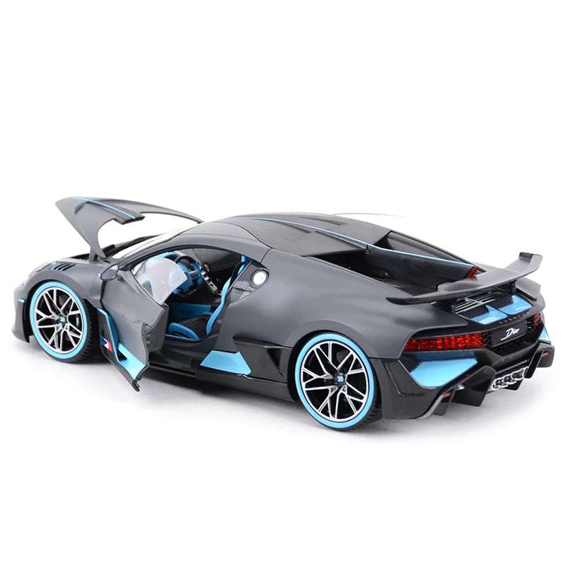 Bburago 1:18 Bugatti Divo Sports Car Static Simulation Die Cast Vehicles Collectible Model Car Toys - Image 5