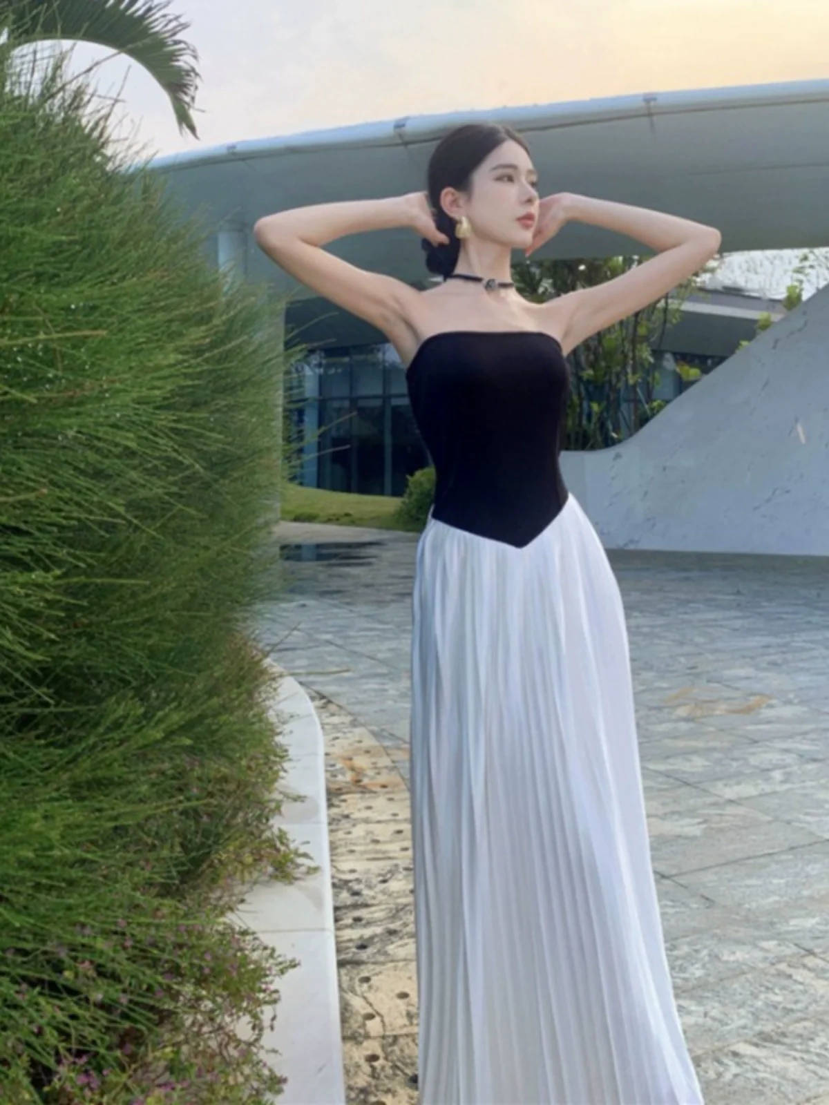Black and White Pleated Fancy Long A- line Skirt Tube Top - Image 6