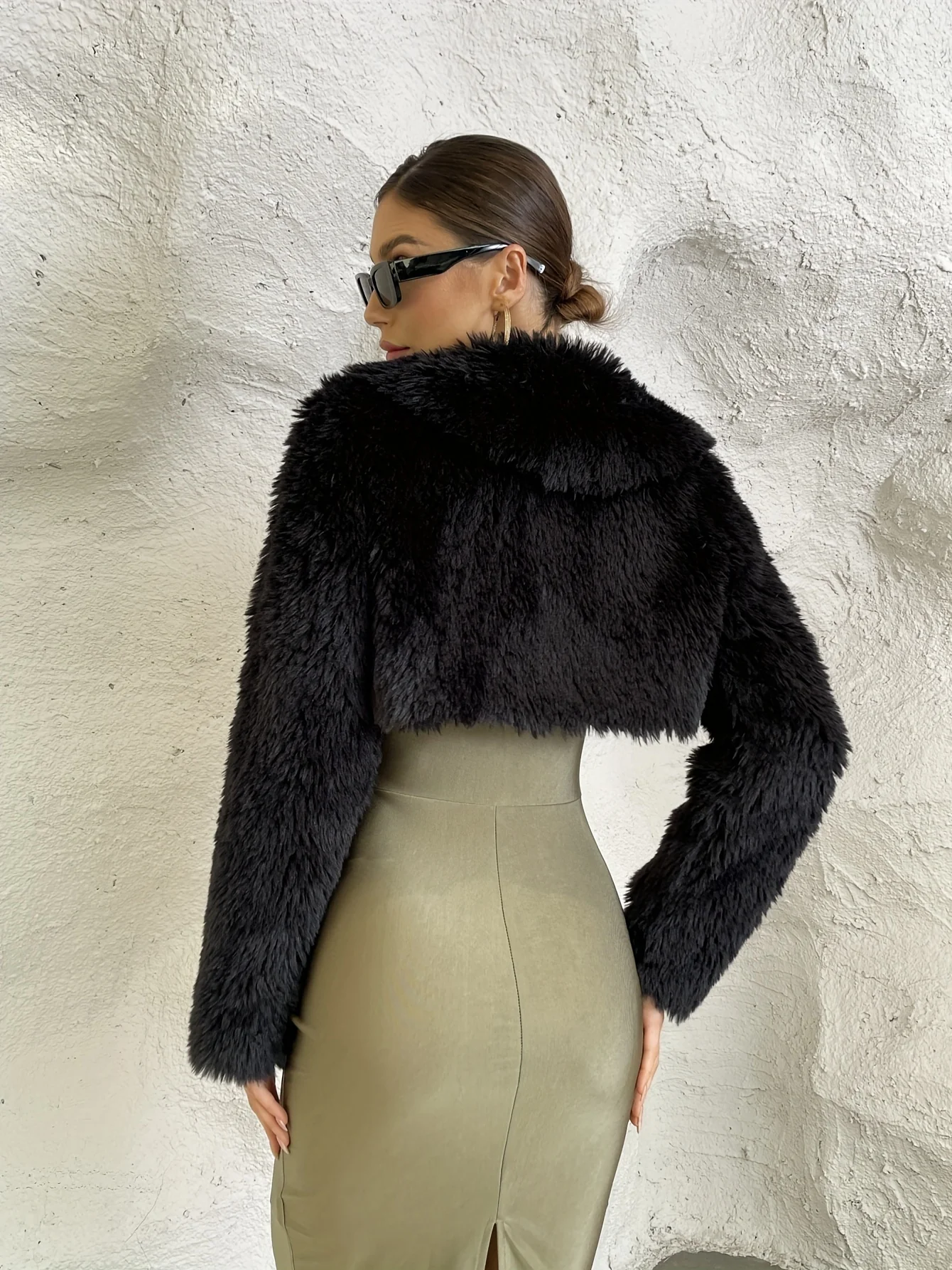 Chic Winter Warmth: Lapel CropTeddy Coat in Solid Color - Comfortable, Easy-Care, Perfect for Everyday Wear - Image 5