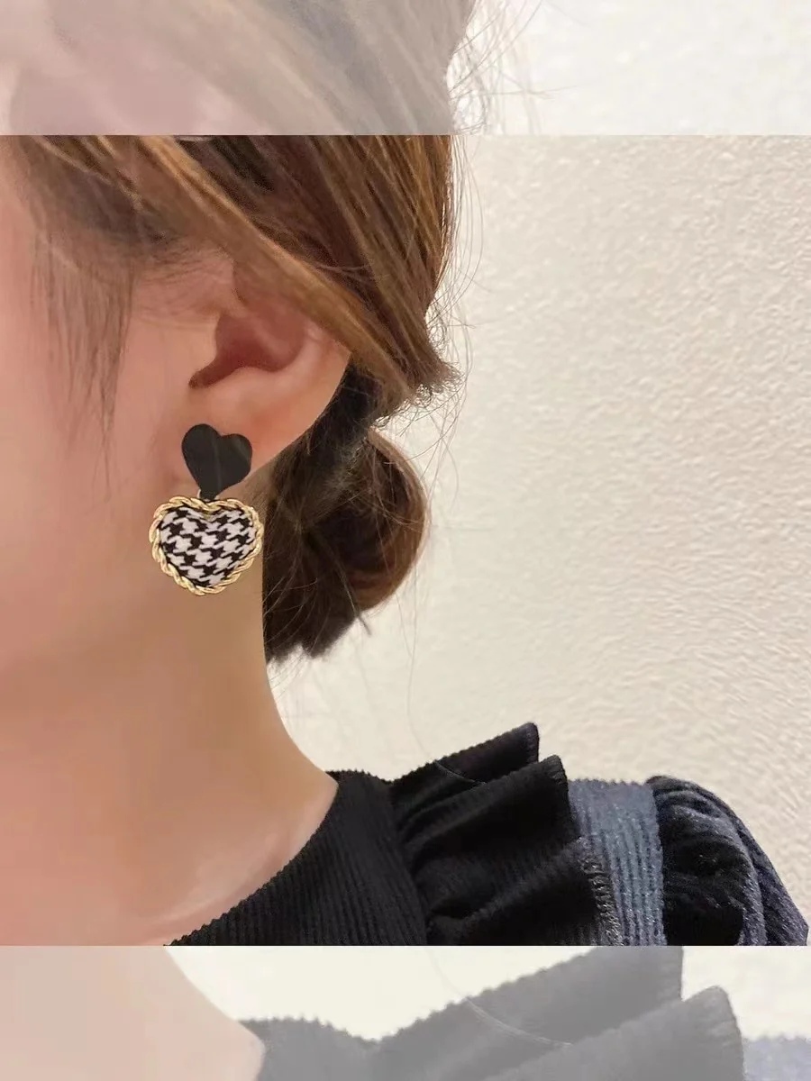 Earrings Retro Temperament Europe and America 2023 New High-quality Purple Earrings Female Exquisite Niche Fashion Stud Earrings - Image 10