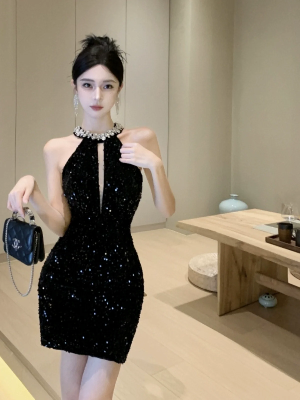 Exquisite Rhinestone Socialite Glitter A- line Skirt Halterneck - Image 2