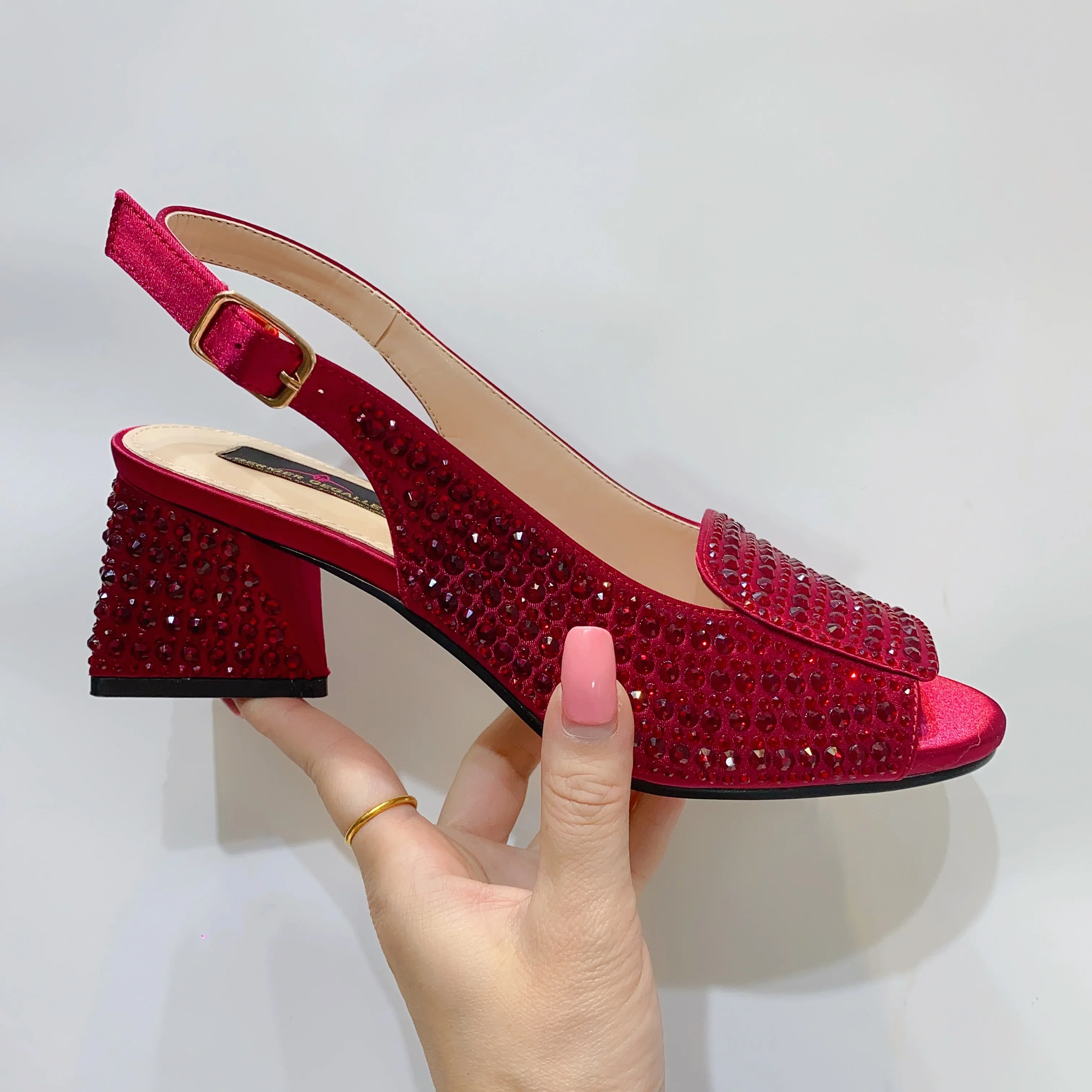 Fashionable Luxury Sandals Top Italian Designers 2023 Party Bright Diamond Uppers Summer Women's Shoes With High-heeled Nigeria - Image 6