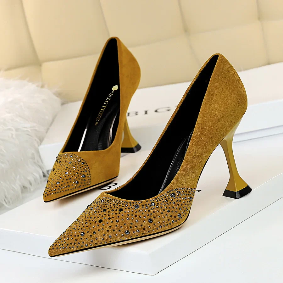 Flock High Heels Shoes Women Rhinestone Design Pointed Toe Pumps Ladies Shoes New Arrival - Image 3