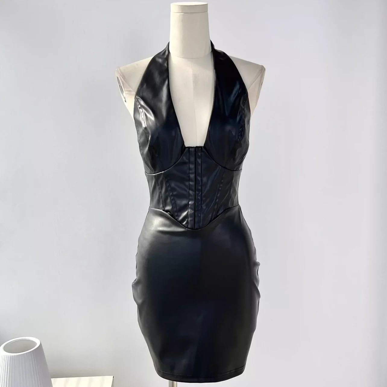 Foreign Trade Original Order European and American Style Fashionable Deep V-neck Halter PU Leather Waist-Tight Slim and Sexy Backless Hip-Wrapped Dress - Image 2