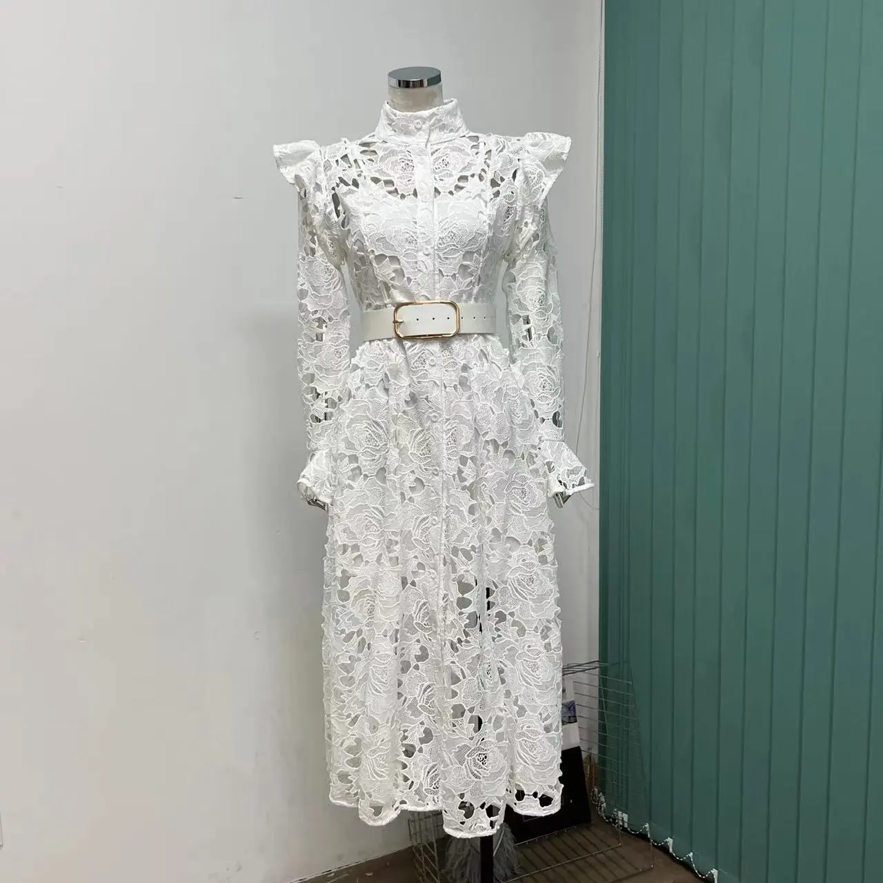 French temperament water-soluble lace single-breasted hollow long-sleeved dress - Image 10