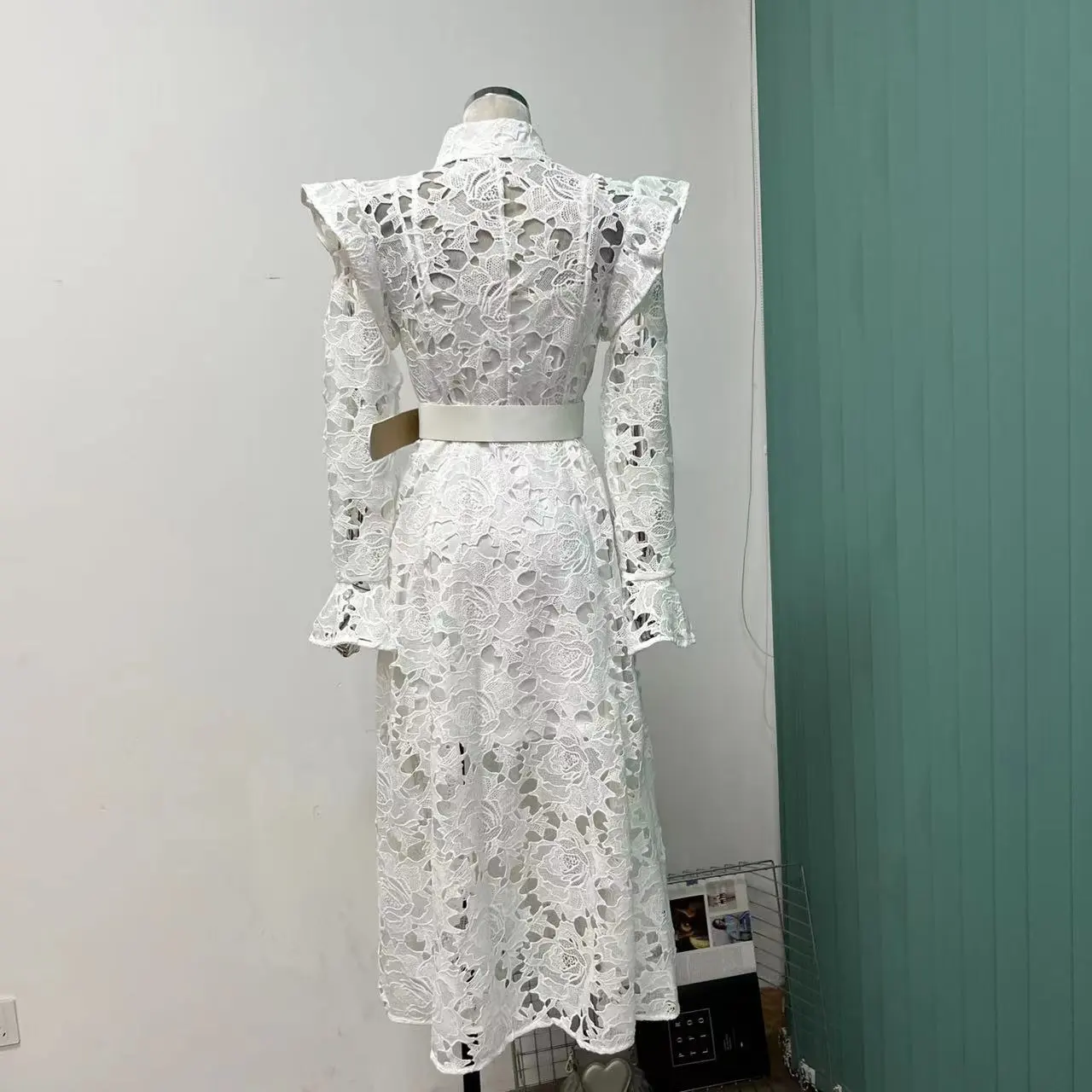 French temperament water-soluble lace single-breasted hollow long-sleeved dress - Image 2