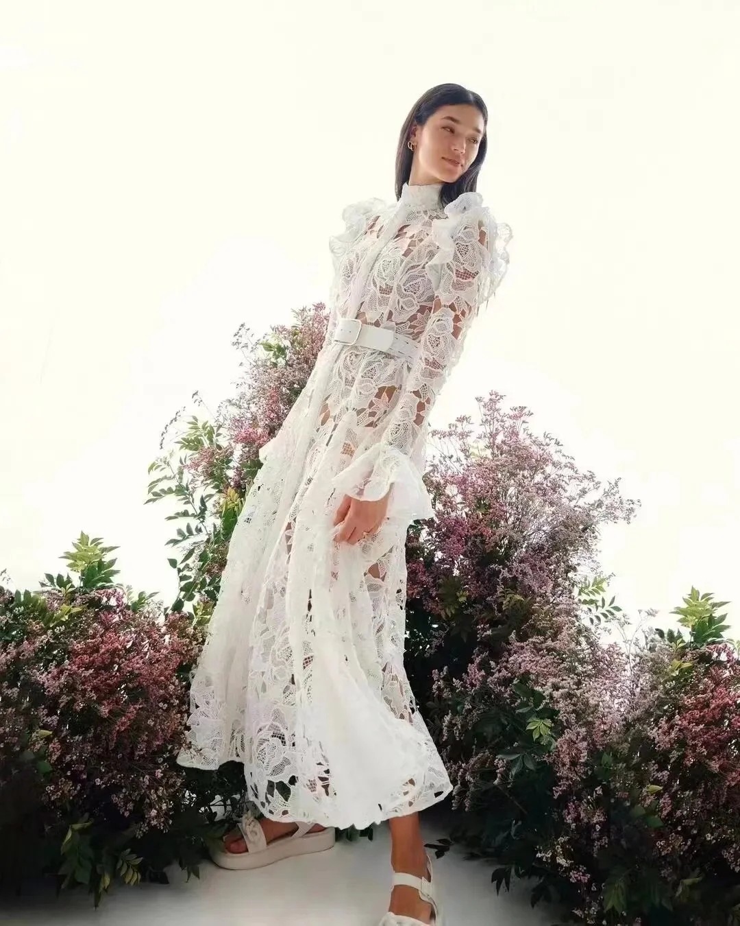 French temperament water-soluble lace single-breasted hollow long-sleeved dress - Image 4