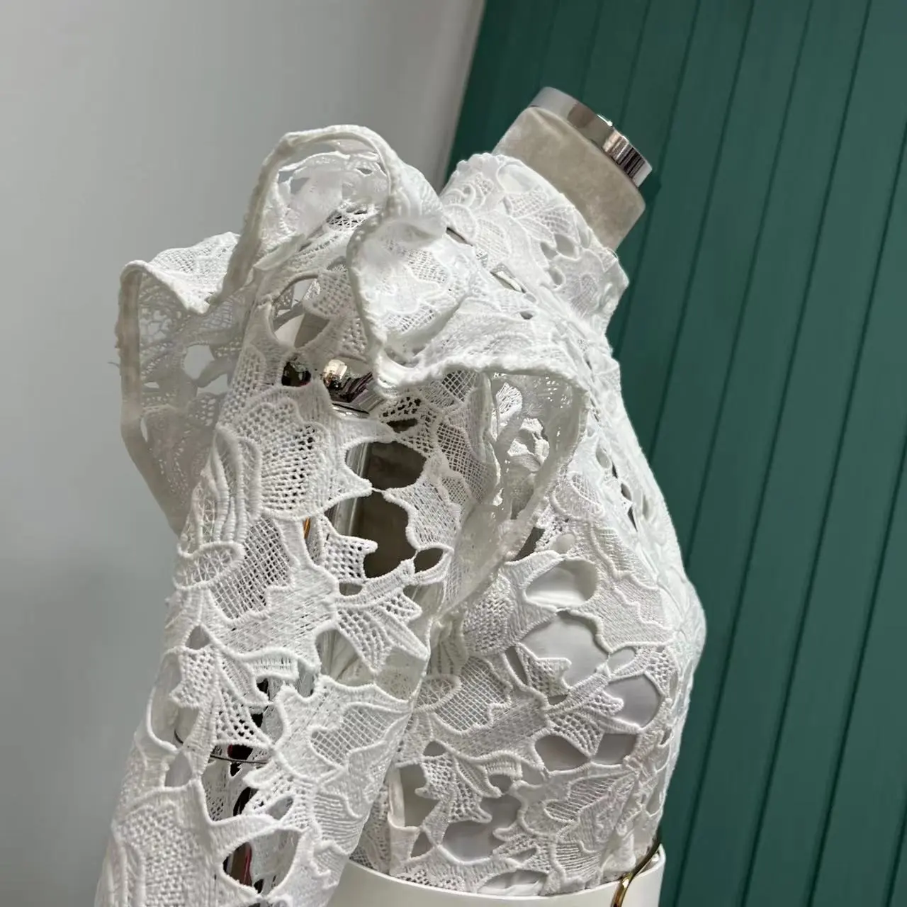 French temperament water-soluble lace single-breasted hollow long-sleeved dress - Image 5