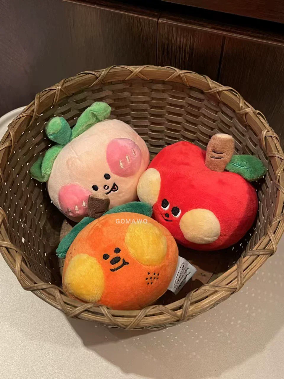 Gomawo Dog Cat Stuffed Bite-Resistant Self-Hi Relieving Stuffy Handy Gadget Peach Shape Pet Toy Home Decorations Ornament - Image 2