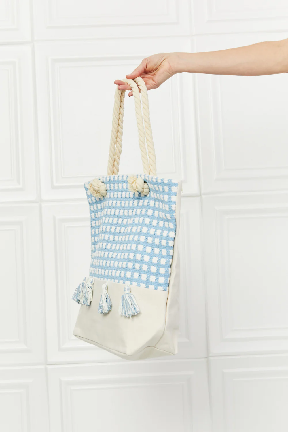 Justin Taylor Picnic Date Tassel Tote Bag - Image 7