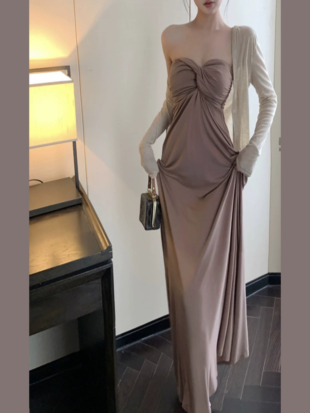 Maternity Spring Clothes Dress 2024 Loose Hot Mom Western Style Tube Top Long Dress Elegant Slim Looking Inverness Two-piece Set - Image 2