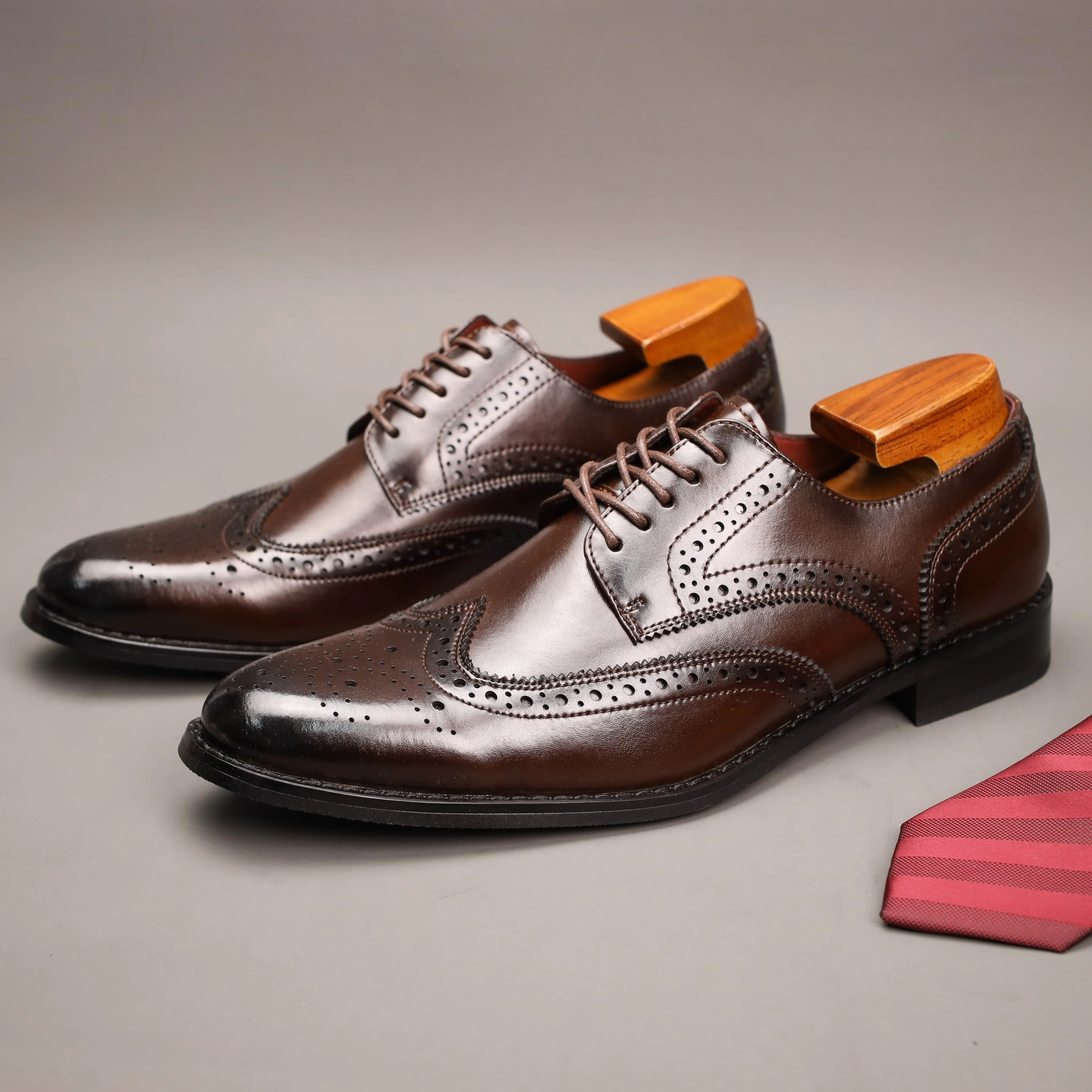 Men'S Solid Color Split Cow Faux Leather Upper Wingtip Brogue Toe Derby Shoes, Comfy Non Slip Rubber Sole Lace Up Durable Dress Shoes, Men'S Footwear - Image 4