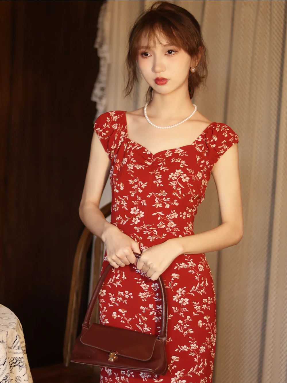 Retro V-neck Hip Red Small Floral Women's Summer Holiday Skirt - Image 4
