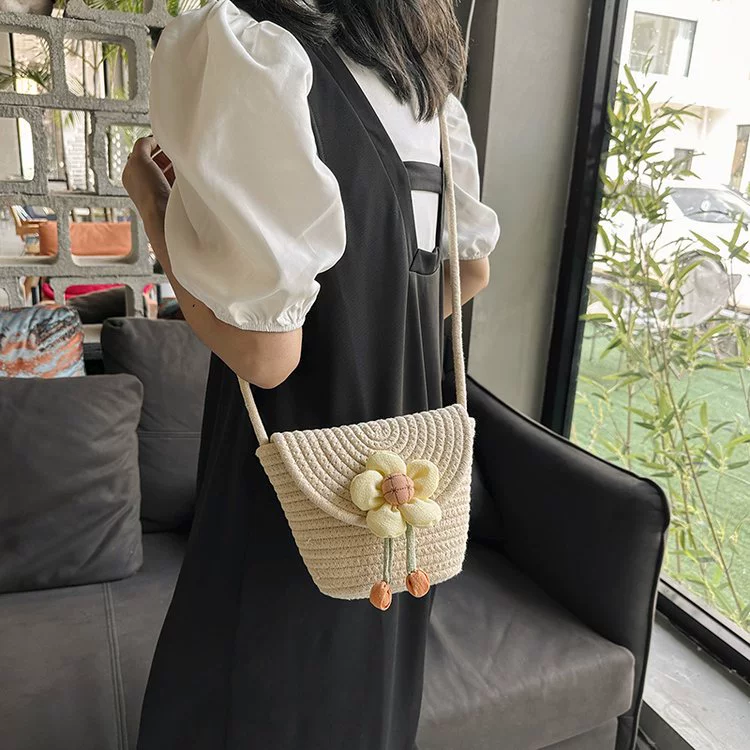Straw Woven Bag Women's 2023 New Arrival Ins Easiest for Match Flower Rattan Bucket Bag Beach Weaving Shoulder Messenger Bag - Image 3