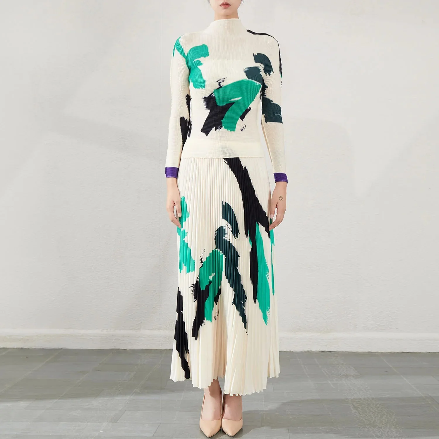 Temperament Printed High-necked Elastic Slim T-shirt+printed Joker Long Pleated Skirt Miyake Fashion Two-piece Suit 2023  Autumn - Image 5