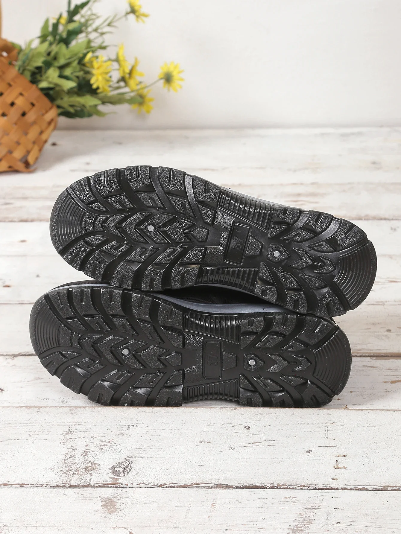 Women's shoes, winter cotton shoes with fleece and thickened mid-top, warm and casual snow boots - Image 2