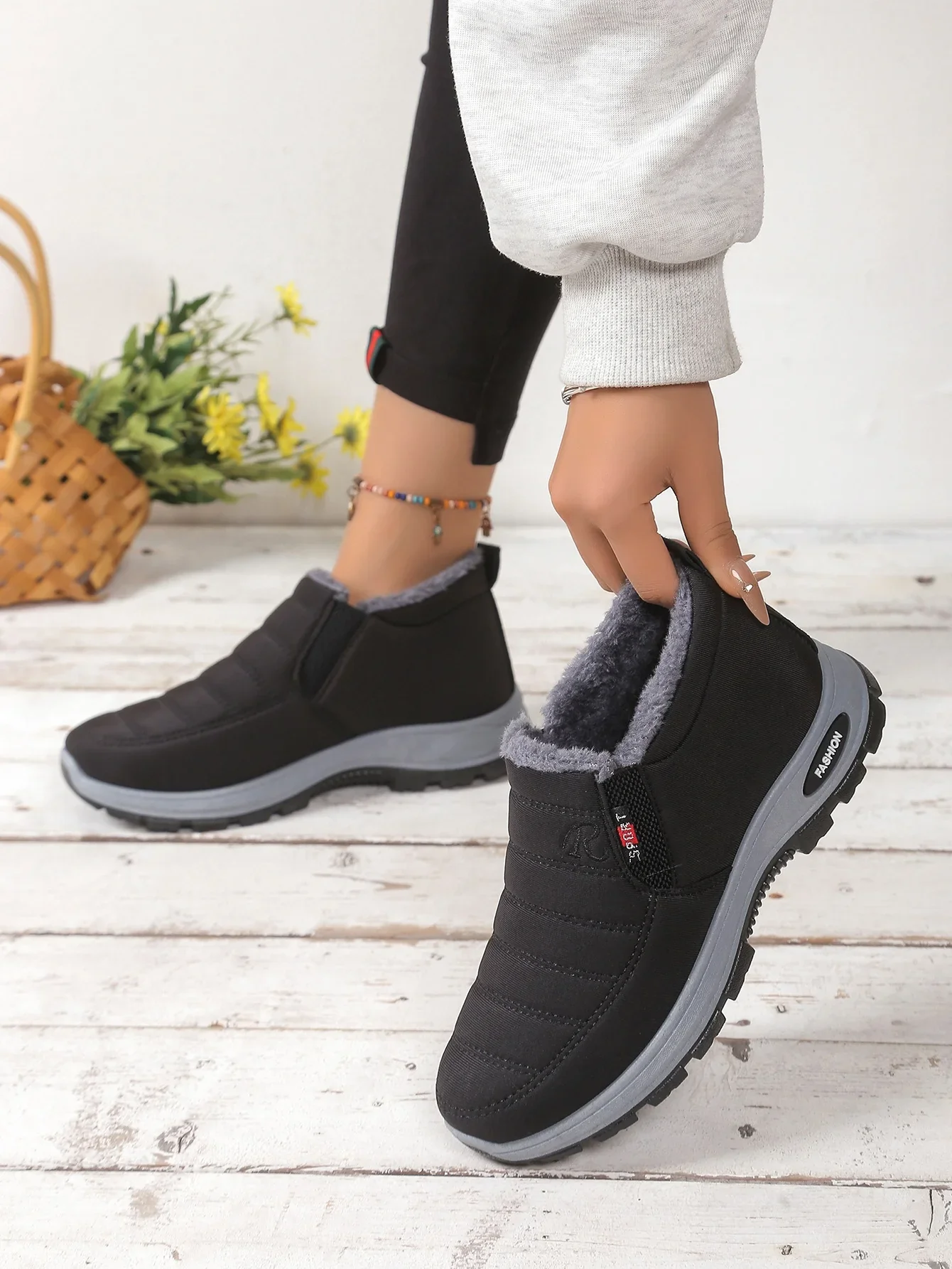 Women's shoes, winter cotton shoes with fleece and thickened mid-top, warm and casual snow boots - Image 3