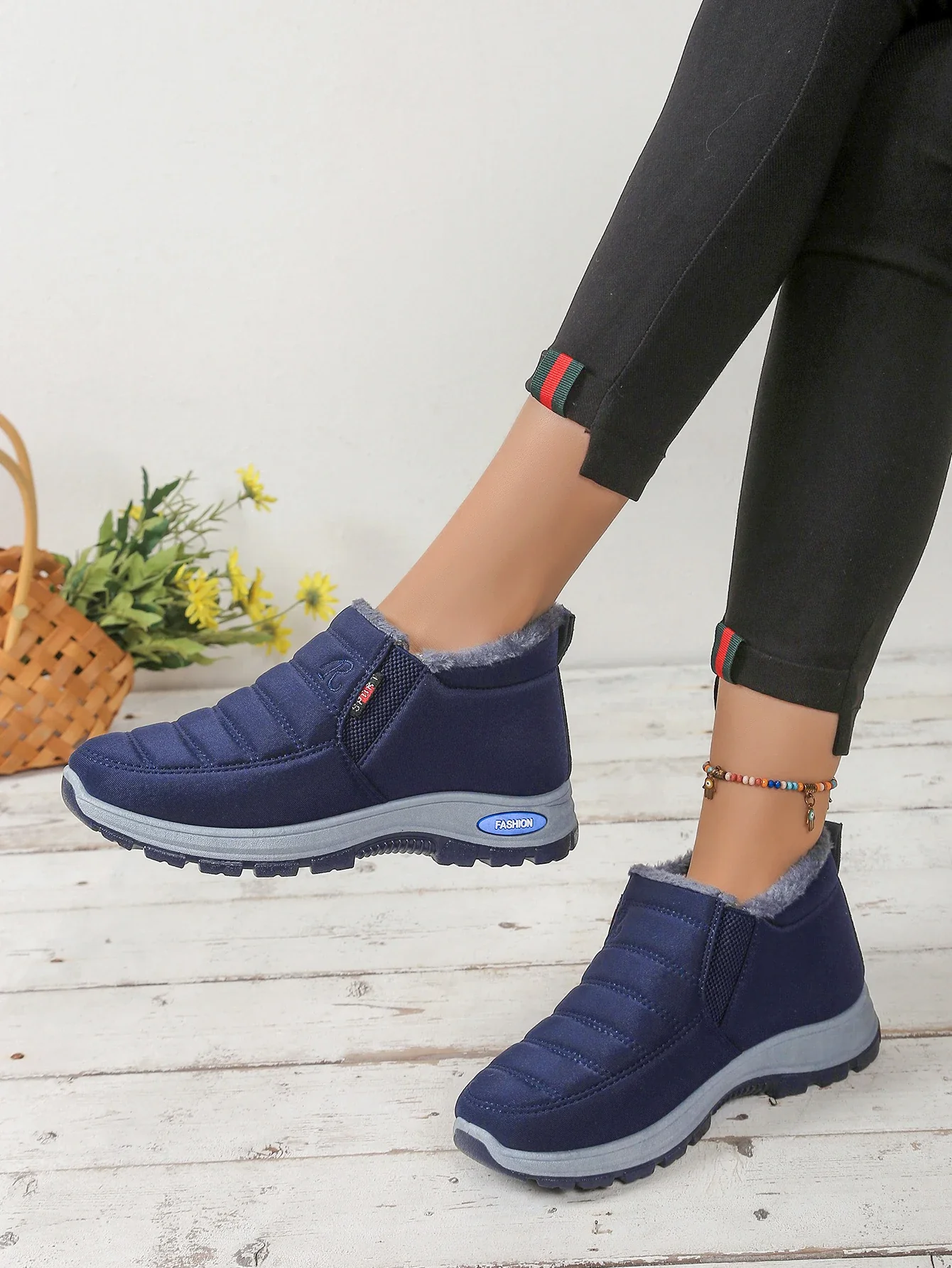 Women's shoes, winter cotton shoes with fleece and thickened mid-top, warm and casual snow boots - Image 9