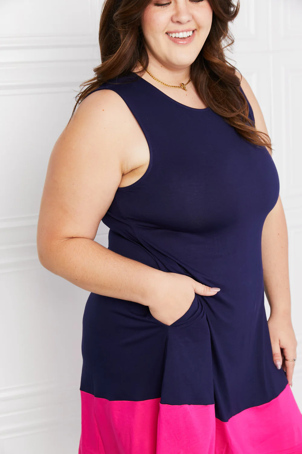 Yelete Full Size Two-Tone Sleeveless Mini Dress with Pockets - Image 5
